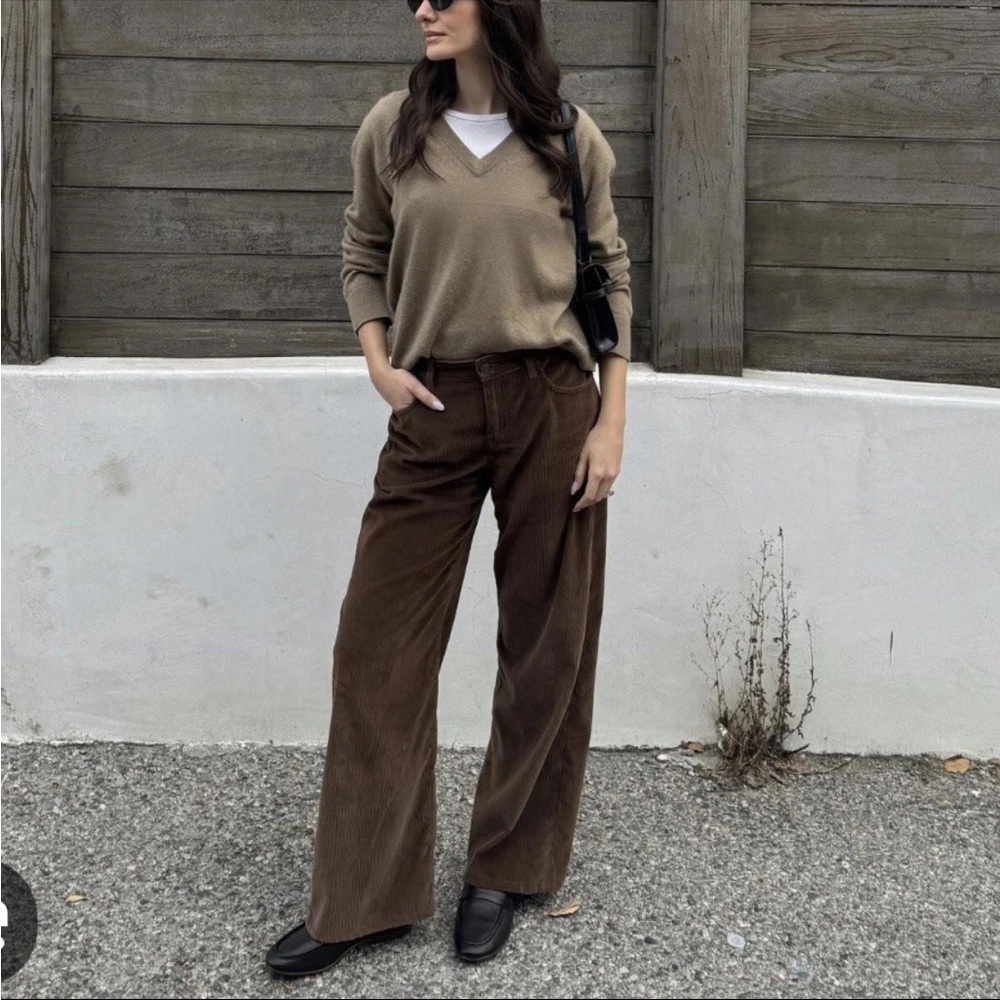 Classic Wide-Leg Corduroy Pants in Brown